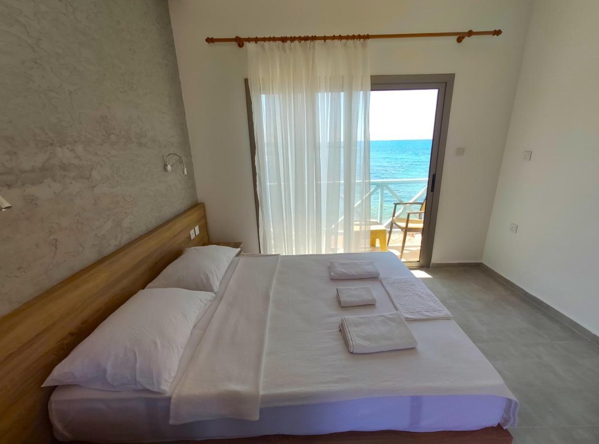 Oasis At Ayfilon Hotel Rizokarpaso Екстериор снимка
