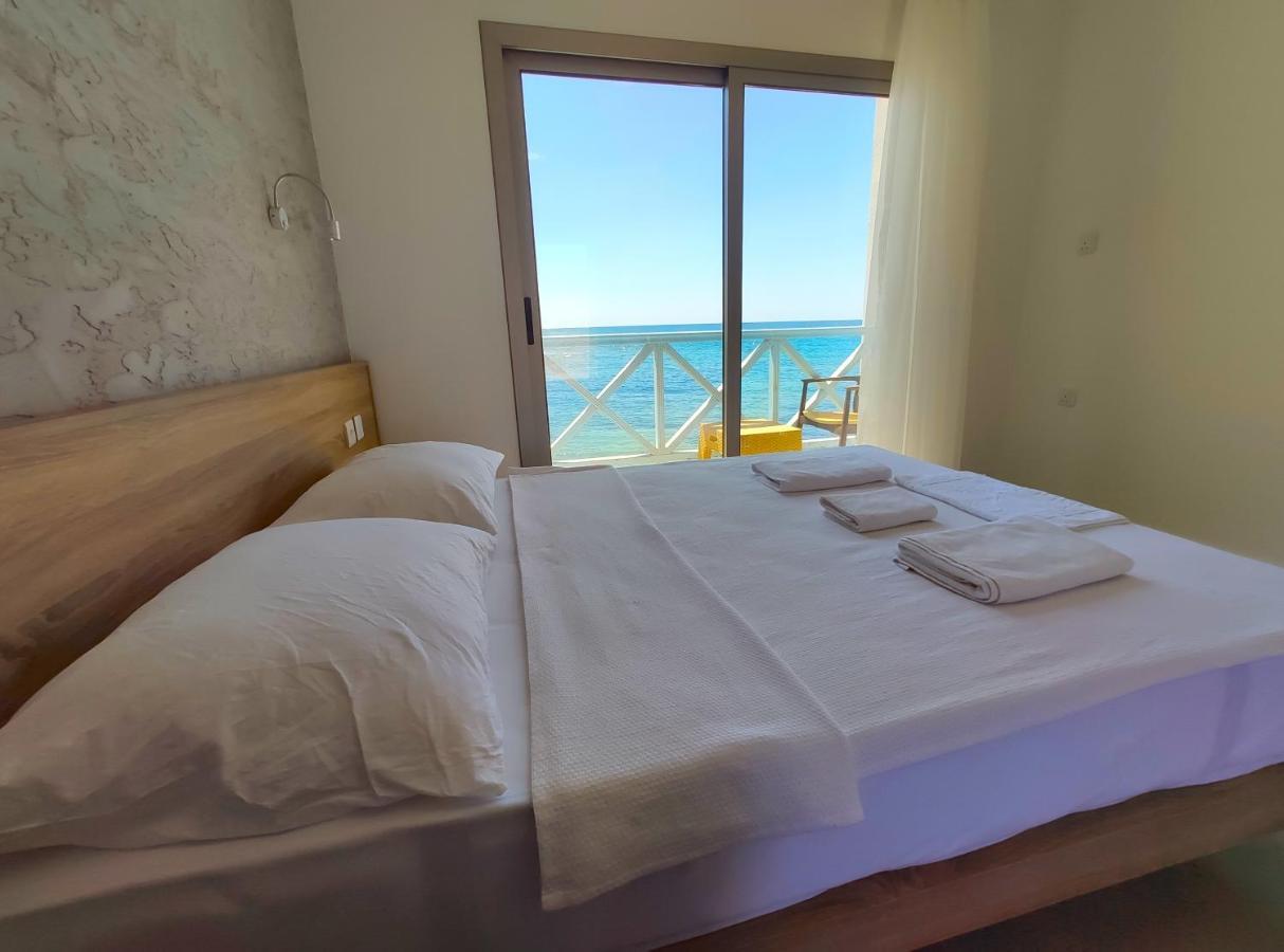 Oasis At Ayfilon Hotel Rizokarpaso Екстериор снимка