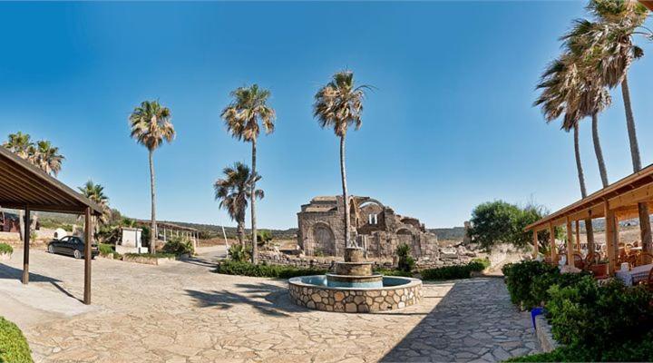 Oasis At Ayfilon Hotel Rizokarpaso Екстериор снимка