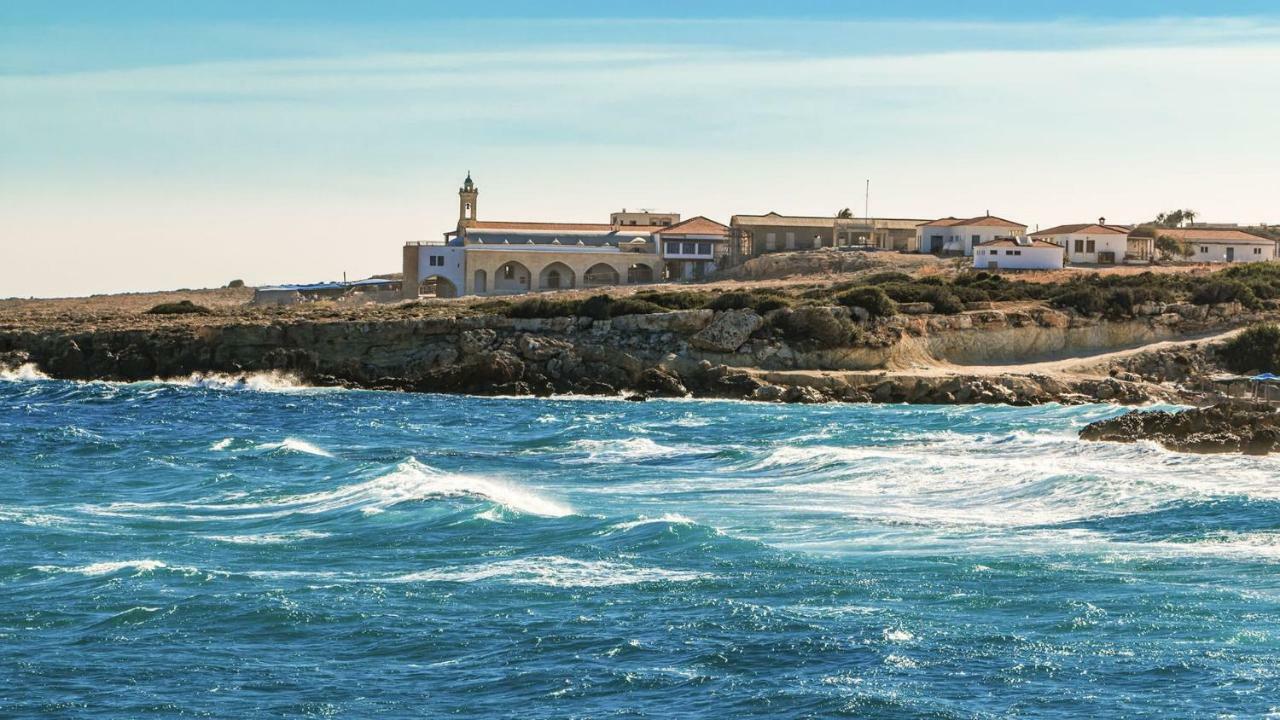 Oasis At Ayfilon Hotel Rizokarpaso Екстериор снимка